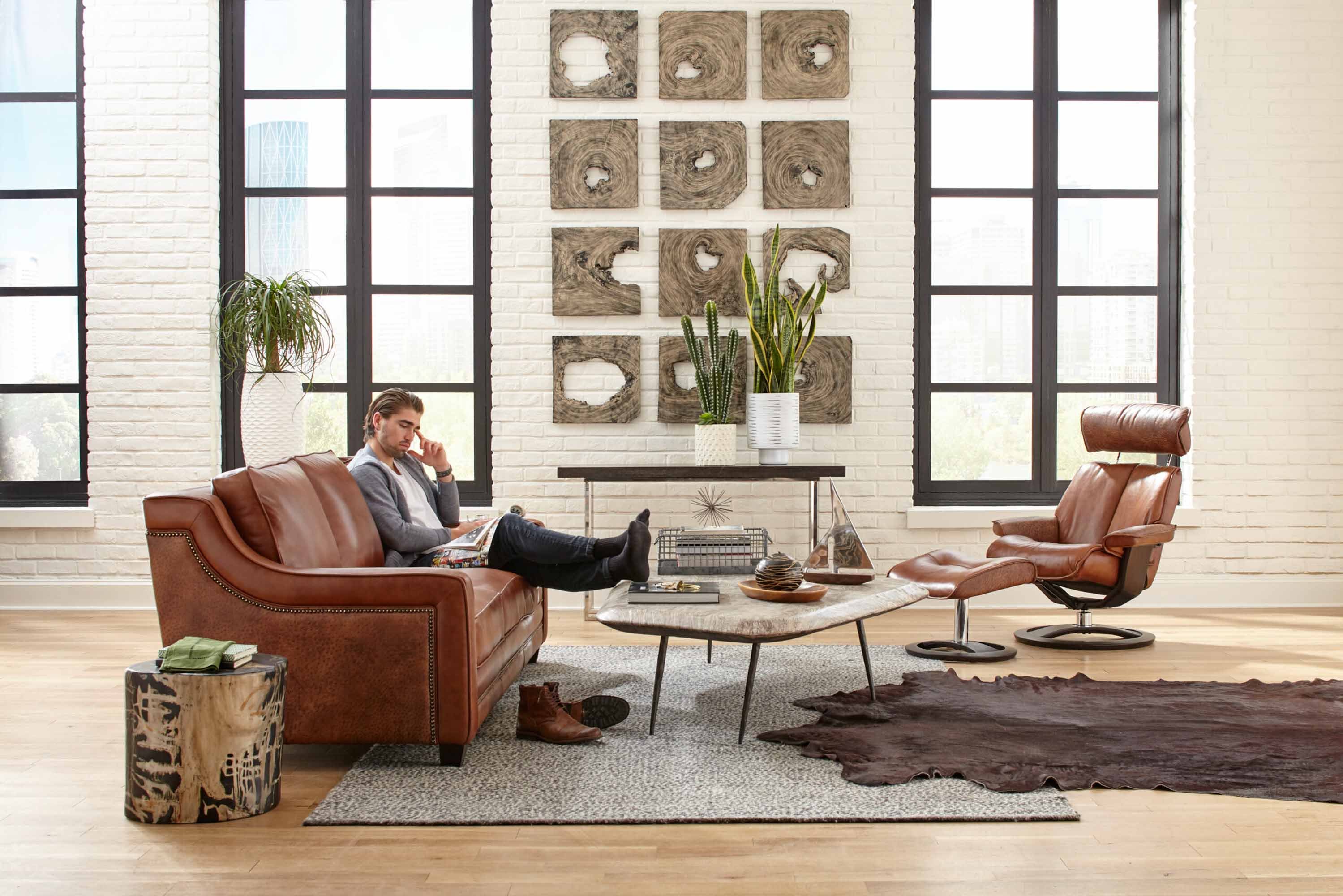 Fifth Avenue Leather Sofa - Image 7